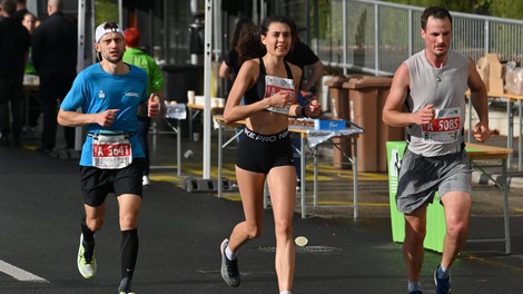 Znani so zmagovalci ljubljanskega maratona, med tekači je dajal vse od sebe tudi Borut Pahor