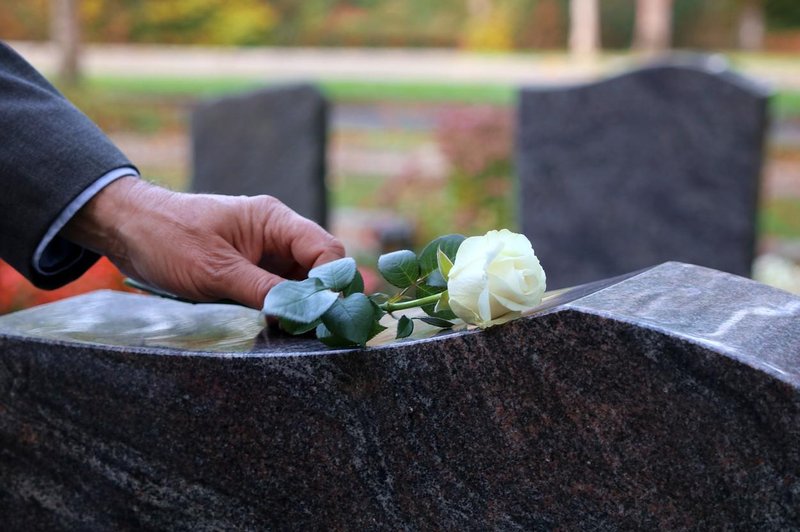 Šok na pogrebu: ko je mama želela pokopati umorjenega najstniškega sina, je prejela klic, ki je spremenil vse (foto: Profimedia)