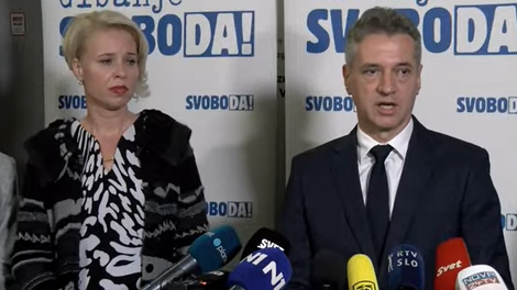 Novi pretresi v Gibanju Svoboda, Golob obenem naslovil svoj odstop: "Tega filma Janez Janša ne bo videl"