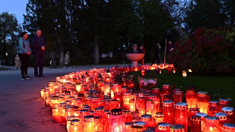 Ni groba brez sveč: a kaj se zgodi z njimi, ko odslužijo svoj namen?