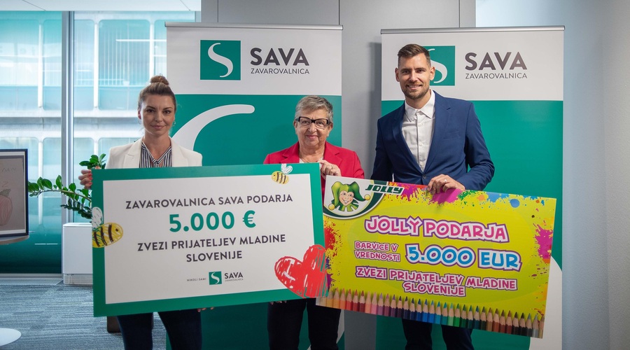 Zavarovalnica Sava in Jolly združila moči in Zvezi prijateljev mladine Slovenije namenila donacijo za socialno-humanitarni sklad Dedek Mraz (foto: promocijska fotografija)