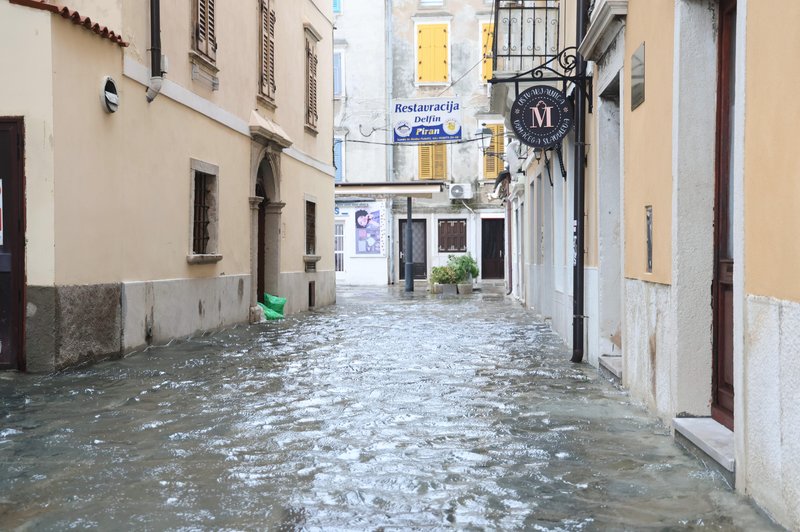 Poplavljena italijanska mesta, v Benetkah sprožili sistem jezov (foto: Bobo/Tomaž Primožič)