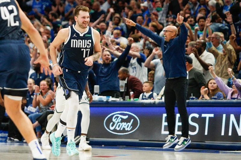 Izjemni Luka Dončić z odločilno trojko in 49 točkami popeljal Dallas do nove zmage (foto: Profimedia)