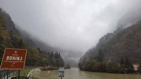 V večjem delu Slovenije velika vodnatost rek, nekatere reke se še razlivajo