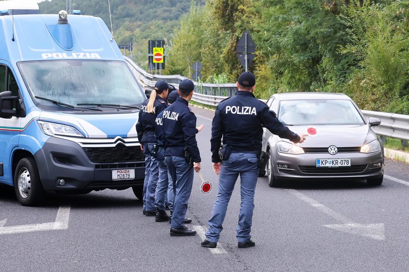 Kako dolgo bo še potekal nadzor na meji z Italijo?  Italija je že nakazala, da ... (foto: Bobo)