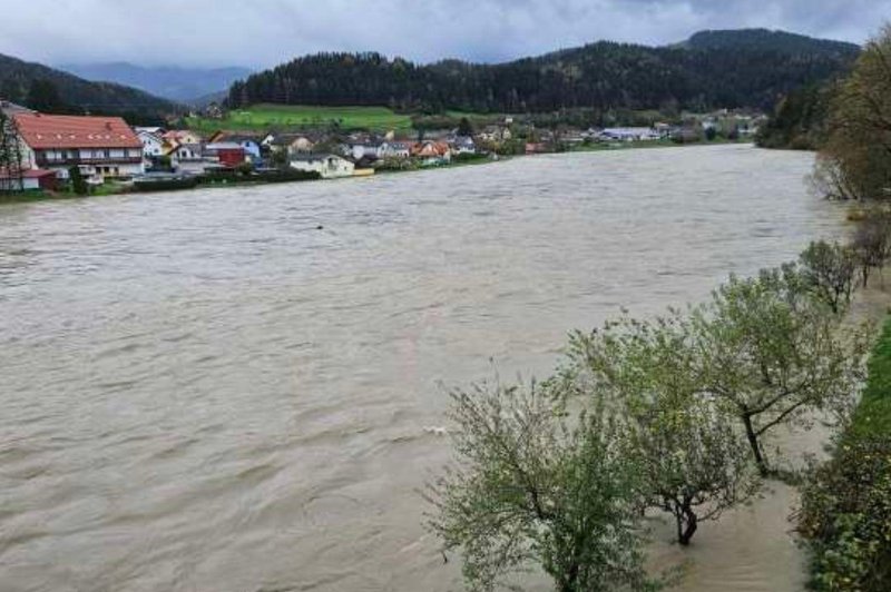 Negotovosti ni konec: Arso opozarja pred poplavljanjem Save in Drave (foto: STA)