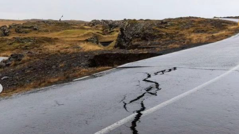 Zaradi potresov razglašene izredne razmere in evakuacija prebivalcev, bo sledil še vulkanski izbruh?