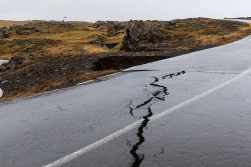 Zaradi potresov razglašene izredne razmere in evakuacija prebivalcev, bo sledil še vulkanski izbruh? (foto: Posnetek zaslona/Instagram profil redgeochile)