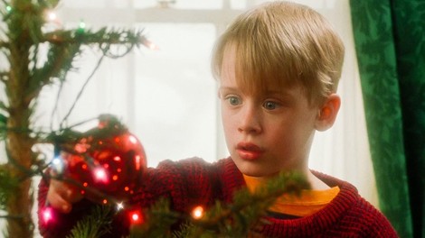 Macaulay Culkin v klasičnem božičnem filmu Sam doma iz leta 1990.