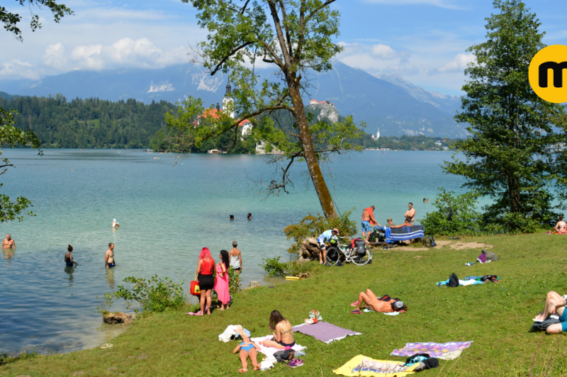 Večna dilema turistov: Blejsko ali Bohinjsko jezero? Zmagalo je ... (foto: M.P.)