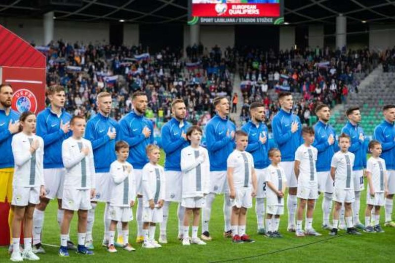 Slovenski nogometaši pred tekmo s Kazahstanom optimistični: "Navijači, ne skrbite, prebili se bomo na evropsko prvenstvo" (foto: Boštjan Podlogar/STA)