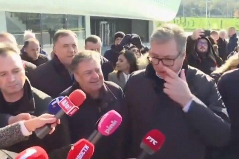 Jankovićeva nepričakovana reakcija na zaničevalne besede srbskega predsednika Vučića: "Zoki, Zorane, pridi nekaj pogledat" (VIDEO) (foto: X/posnetek zaslona)