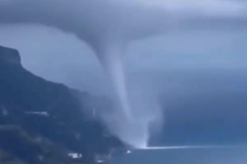 Neprijetno presenečenje: Italijani trepetali pred grozljivim tornadom (FOTO in VIDEO) (foto: Twitter/ssezenoglu/posnetek zaslona)