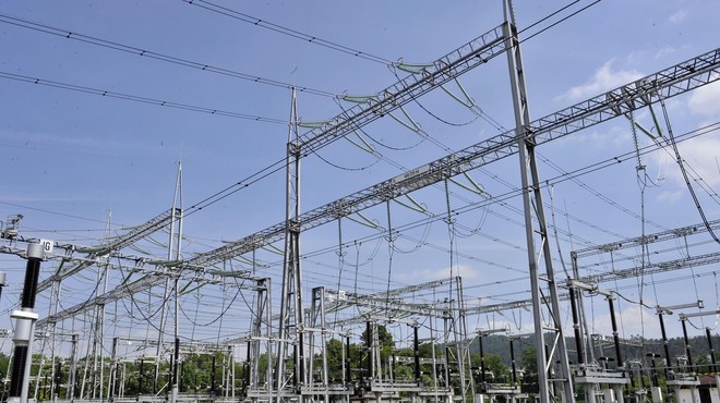 Težave z izpadom elektrike v Črni gori, Dalmaciji in del BiH (česa takega ne pomnijo) (foto: Borut Živulović/Bobo)