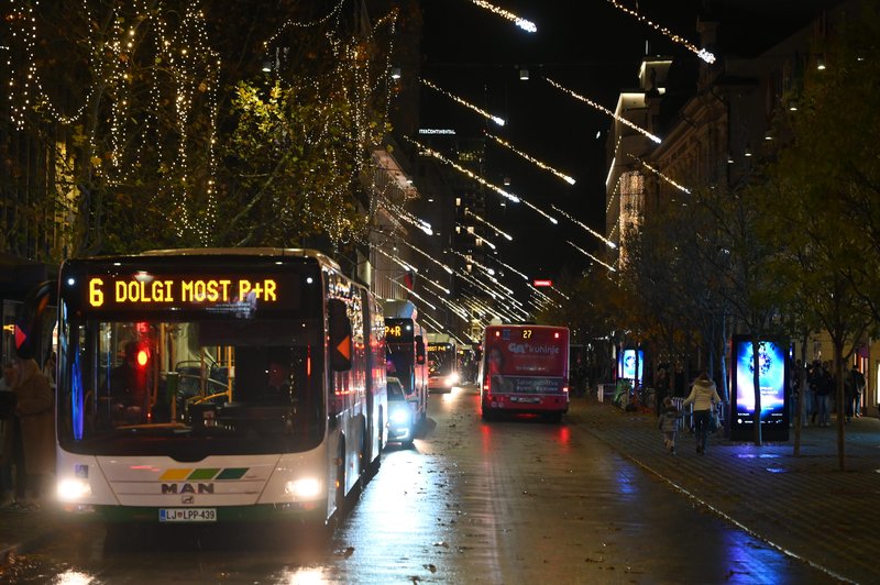 Janković v prazničnem duhu sporočil veselo novico: avtobusni prevozi bodo brezplačni (preverite, kdaj) (foto: Bobo)