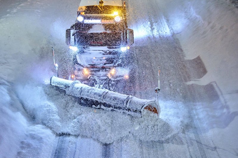 Izredne razmere na Bavarskem: München zaradi obilnega sneženja odrezan od sveta (foto: Profimedia)