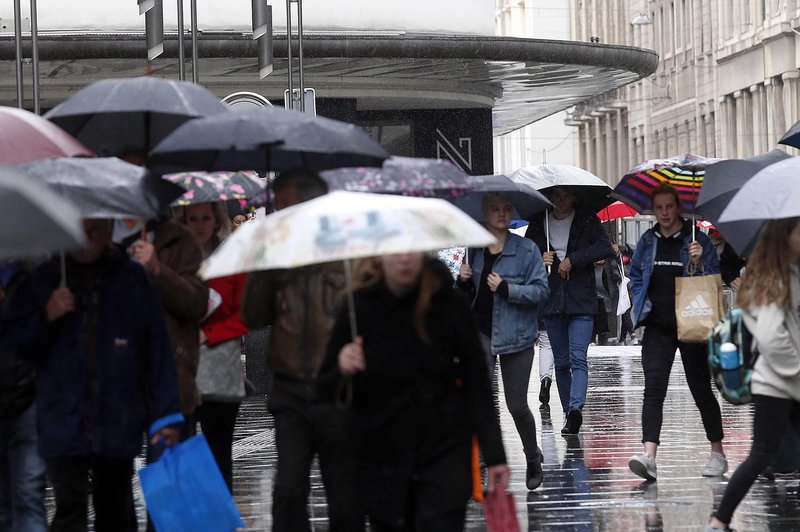 Padavine bodo obremenile občutljive ljudi (pričakujte slabo počutje) (foto: Borut Živulović/Bobo)