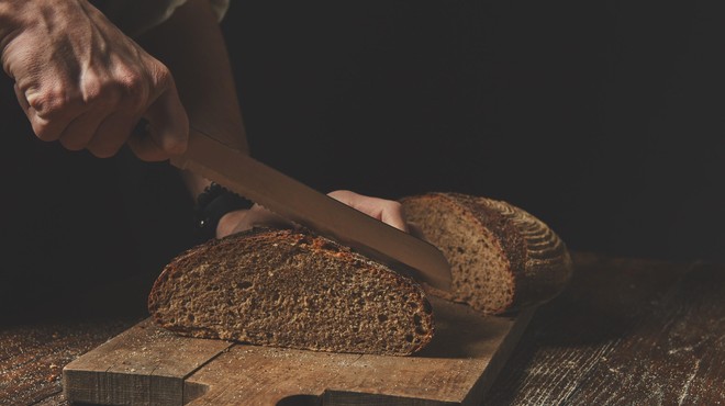 Vaš kruh hitro splesni? Rešitev je zelo preprosta in na dosegu roke (nasvidenje, težave!)