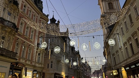 Gradec advent božič okrasitev lučke izlet