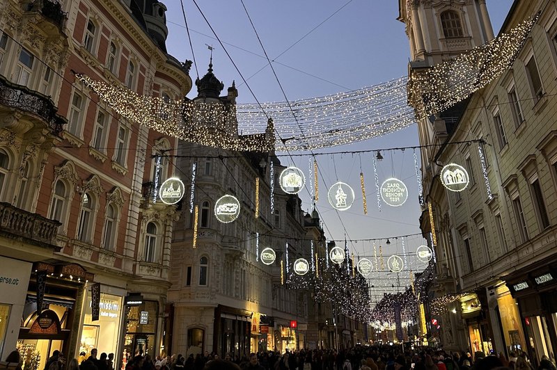 Izkoristite še zadnje trenutke predbožičnega vzdušja: hiter skok v praznično pravljico v sosednjem Gradcu (FOTO) (foto: Metropolitan)