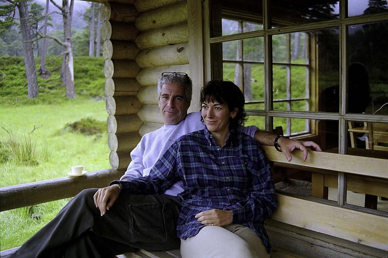 Jeffrey Epstein in Ghislaine Maxwell. (foto: Profimedia)