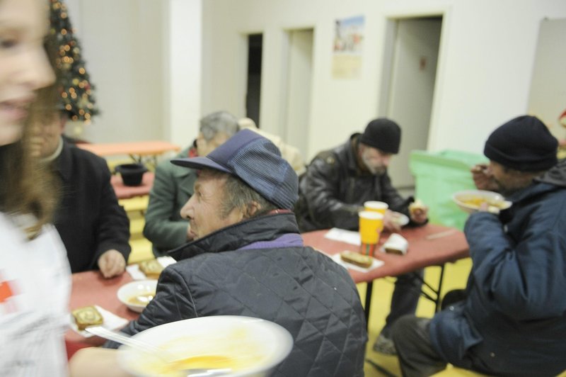 Konec sočutja? Kar 700 ljubljanskih brezdomcev bi lahko sredi zime ostalo brez edinega toplega prostora (foto: Bor Slana/Bobo)