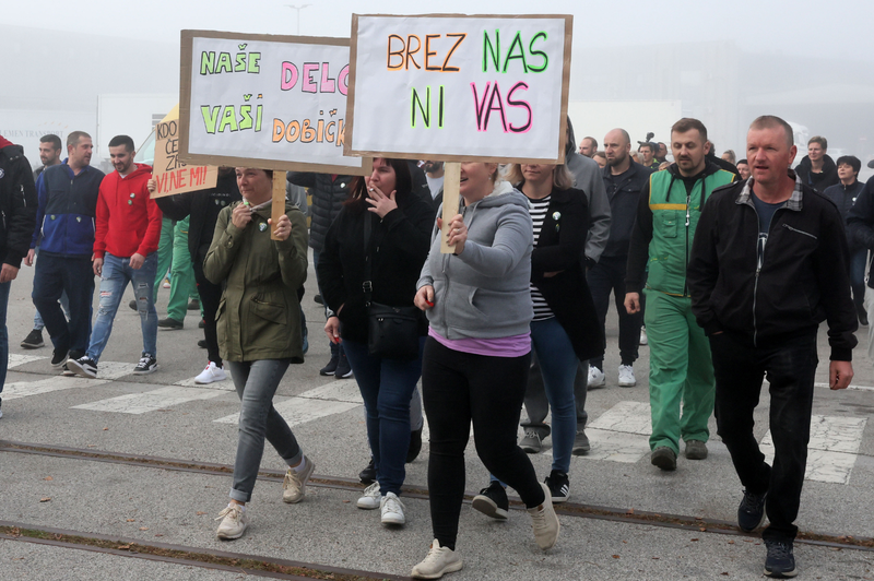 Zaposleni v trgovinah Tuš imajo dovolj: kako bo sobotna stavka Tuševih prodajalcev vplivala na odprtje trgovin? (foto: Edi Einspieler/Bobo)