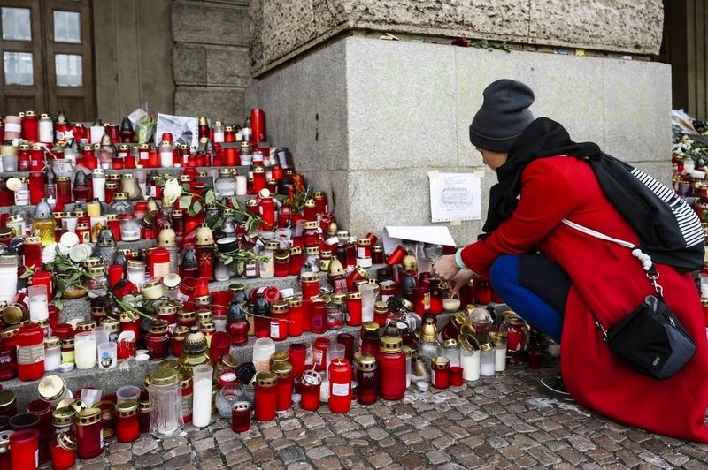 Češka še vedno žaluje: univerza v Pragi ostaja zaprta vsaj do konca januarja (foto: Profimedia)