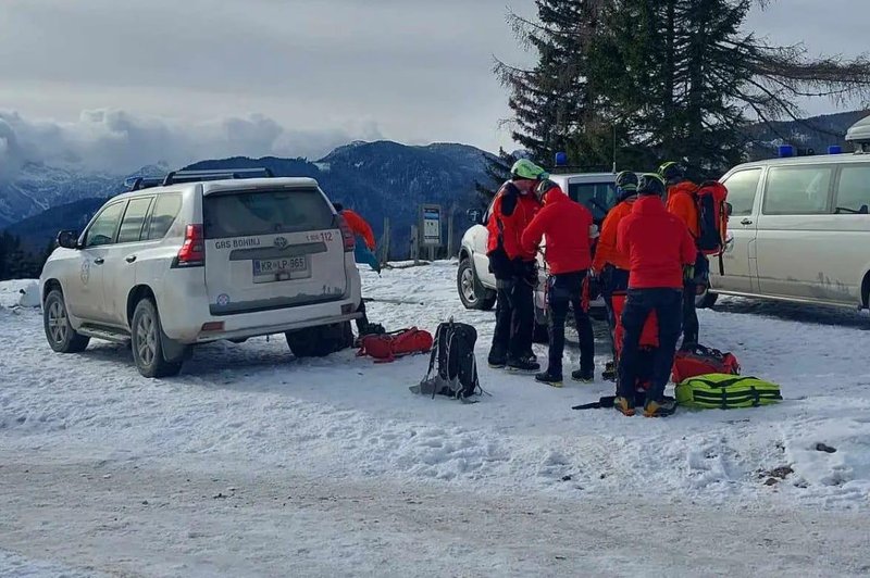 Incident v Bohinju: tri alpiniste odnesel kložasti plaz, posredovali so reševalci (foto: Facebook/Gorska reševalna služba Bohinj)