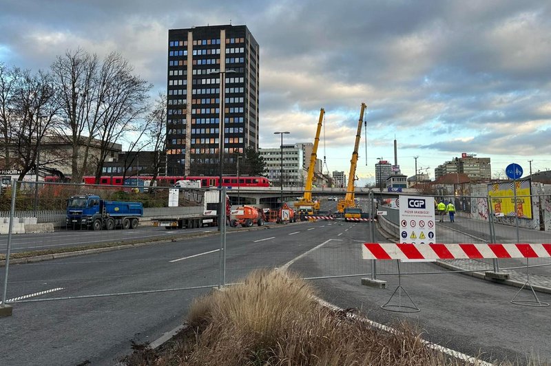 Dela nad Dunajsko cesto so se začela: poglejte, kakšno je prometno stanje v Ljubljani (FOTO in VIDEO) (foto: Uredništvo)