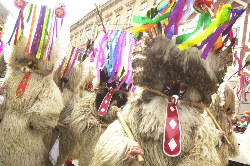 Kurentovanje na Ptuju: lani Ceca, letos Saša Matić in Dara Bubamara (kar ljudje želijo, to dobijo) (foto: Bobo)