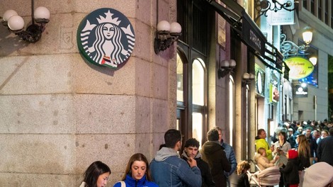 starbucks ljudje množica