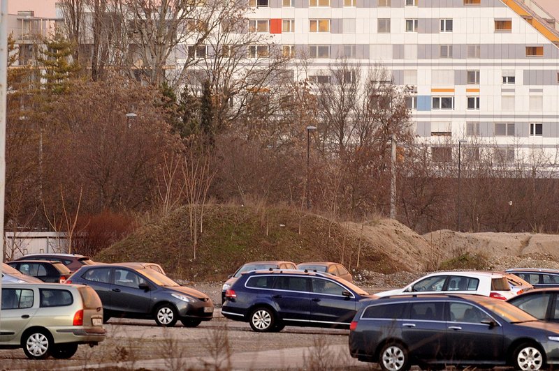 Ljubljana bo ostala brez še enega obljudenega parkirišča (foto: Žiga Živulovič jr./Bobo)