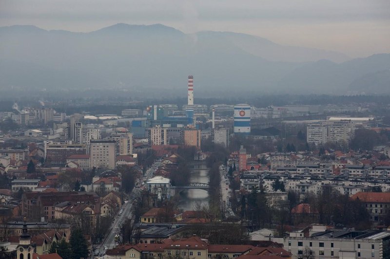 Arso z novim opozorilom: zaradi temperaturnega obrata onesnažen zrak v nižinah (foto: Profimedia)