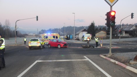 prometna nesreča kranj avto ljudje policija