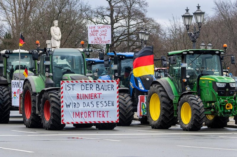 Nemški kmetje še naprej vztrajajo: zopet so zavzeli Berlin (foto: Profimedia)