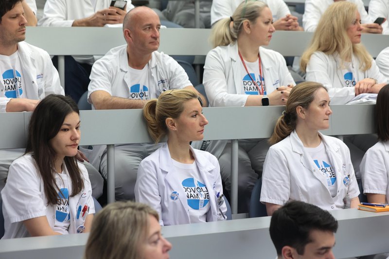 Vsako naše upanje o dogovoru je padlo v vodo: zdravniška stavka se zaostruje (foto: Bobo)