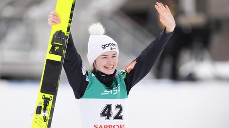 Čestitke! Slovenski smučarski skakalki najboljši v kvalifikacijah za svetovni pokal