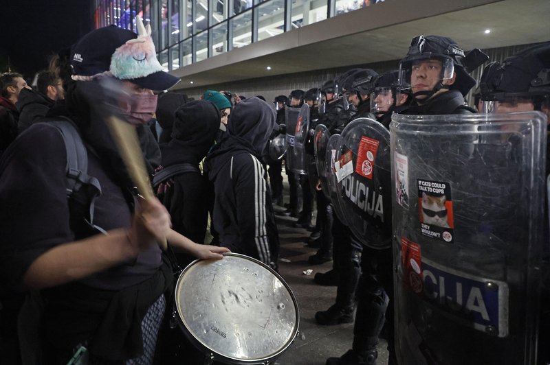 Neuporabniki Roga bodo protestirali: "En sloj ljudi z legalnimi in nelegalnimi sredstvi jemlje predele mesta iz rok prebivalcev" (foto: Borut Živulović/BOBO)