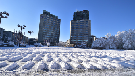 sneg parlament ljubljana krste