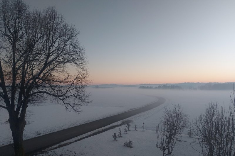 Razgibano vreme v prihodnjih dneh: ponekod bo naletaval celo sneg (foto: Uredništvo)