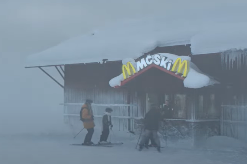 Med smučanjem se najbolj prileže ... McDonald's?! Spoznajte prvi McSki (s smučkami na burger) (foto: Facebook)