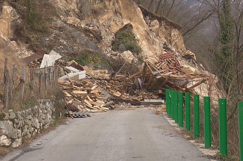 Stanje po plazu: prebivalcem Čadrga omogočen dostop v dolino, obisk Javorce pod vprašajem (foto: Facebook/Pot miru/Walk of Peace)