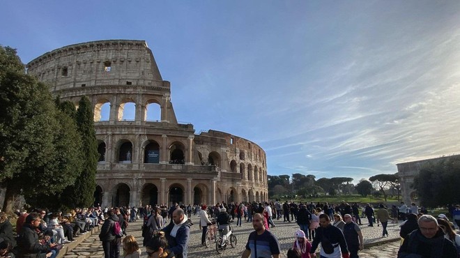 Ne boste verjeli, s čim si je turist v Rimu prislužil kazen v višini do 20.000 evrov (foto: Profimedia)