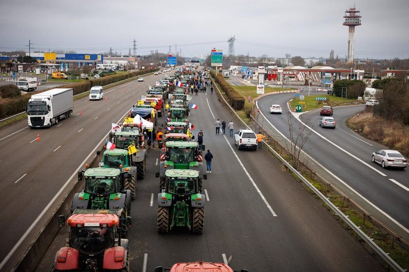 Protest kmetov v Parizu. (foto: Profimedia)