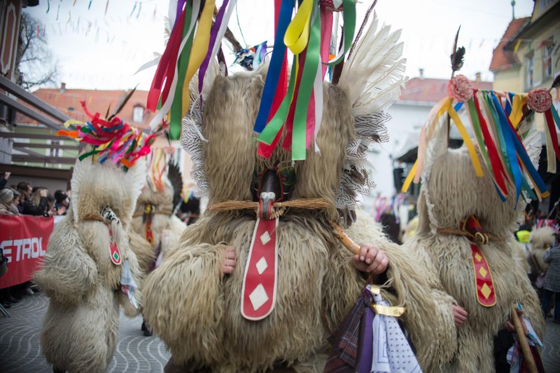 Zimski ples, ki kliče pomlad: Ptuj so zavzeli kurenti in drugi pustni liki (foto: Miloš Vujinovič/Bobo)