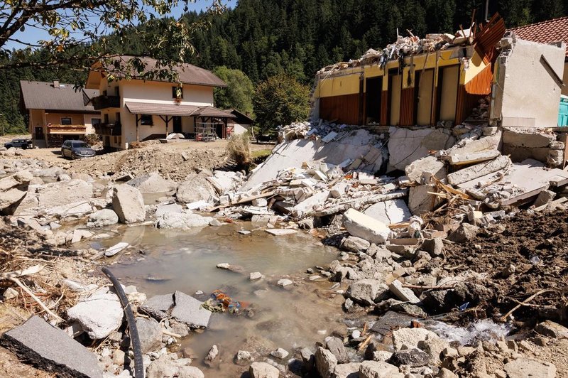 Furs izplačal peto pomoč samozaposlenim po avgustovskih poplavah (foto: Profimedia)