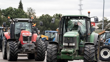 traktor kmetje protest