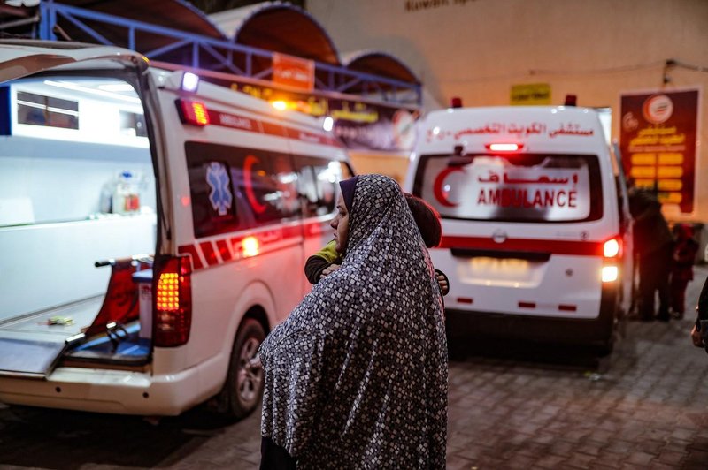 Med srditimi napadi na Rafo iz krempljev Hamasa osvobojena dva talca (foto: Profimedia)