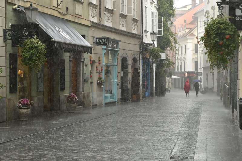 Začetek tedna bodo zaznamovale padavine, ponekod bo tudi ... (foto: Bobo)